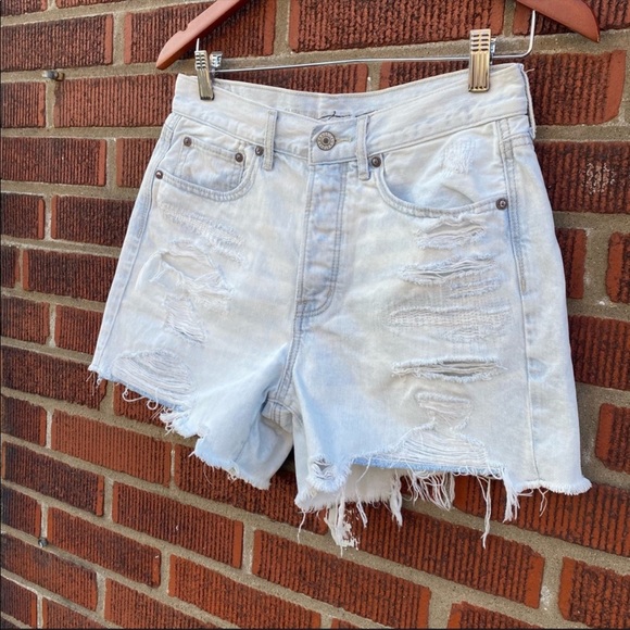 American Eagle 90s Boyfriend Shorts - Picture 2 of 8